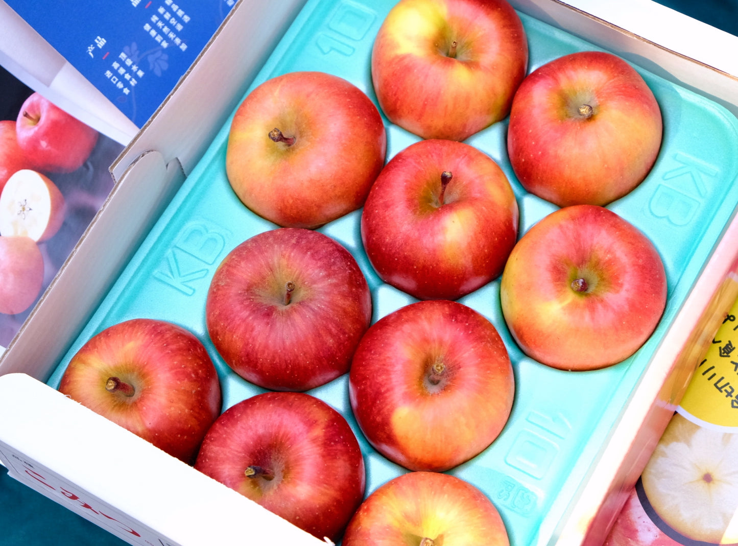 Aomori honey-filled apple
